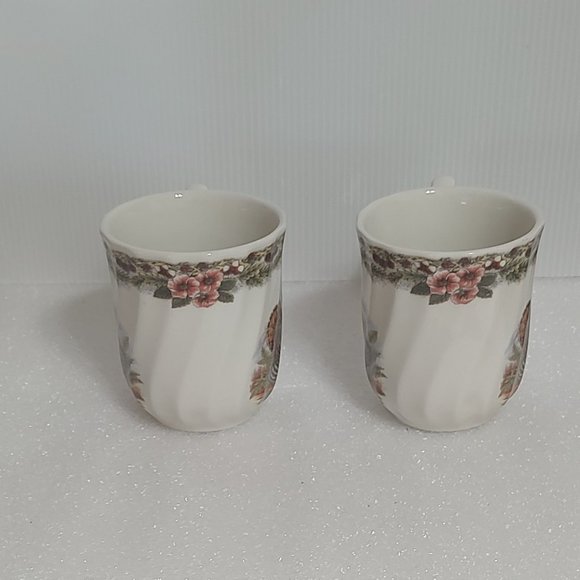 Queen's Thanksgiving Turkey Mugs - Set of 2 - Picture 4 of 5